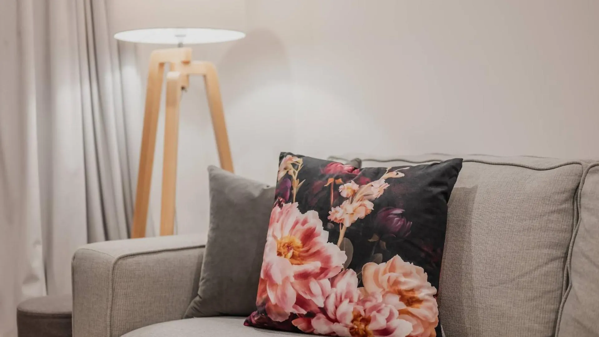 Convenient City Pad - 2Br Laundry Sleeps 5 Крайстчёрч Дом отдыха