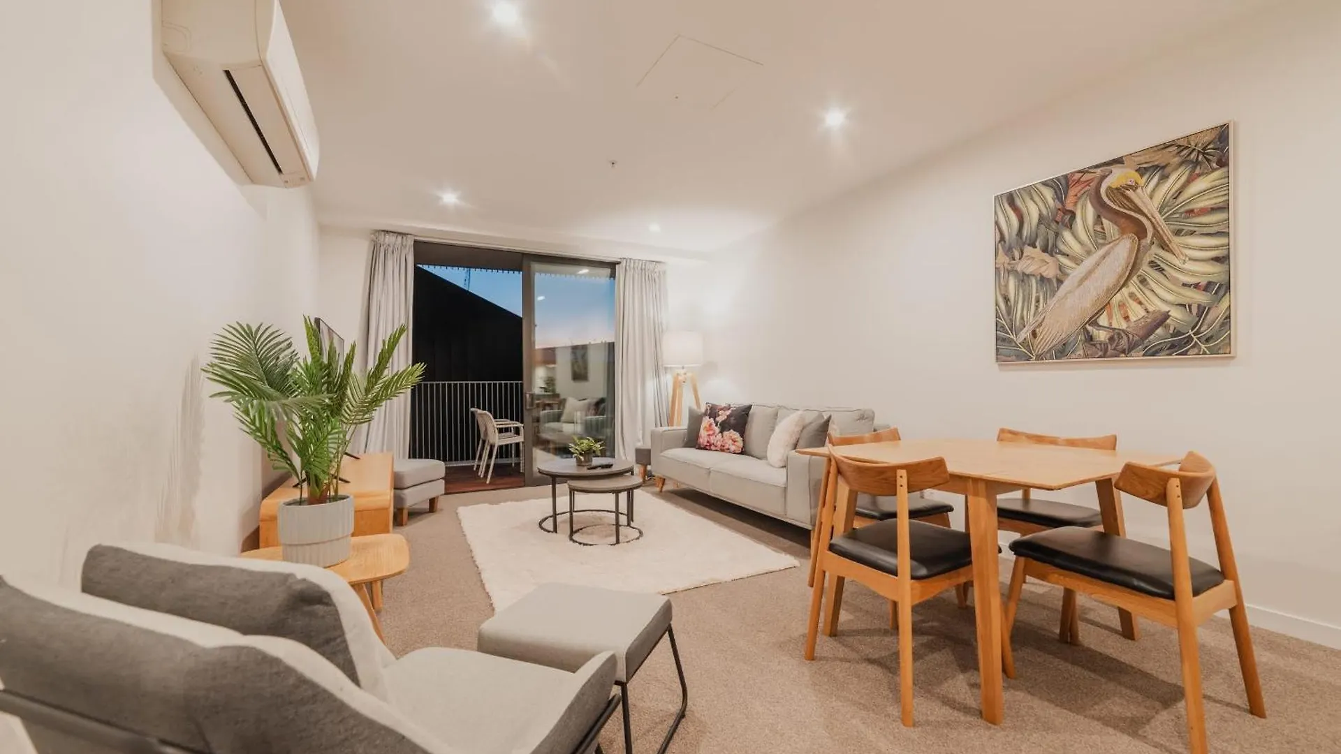 Convenient City Pad - 2Br Laundry Sleeps 5 Christchurch 0*,