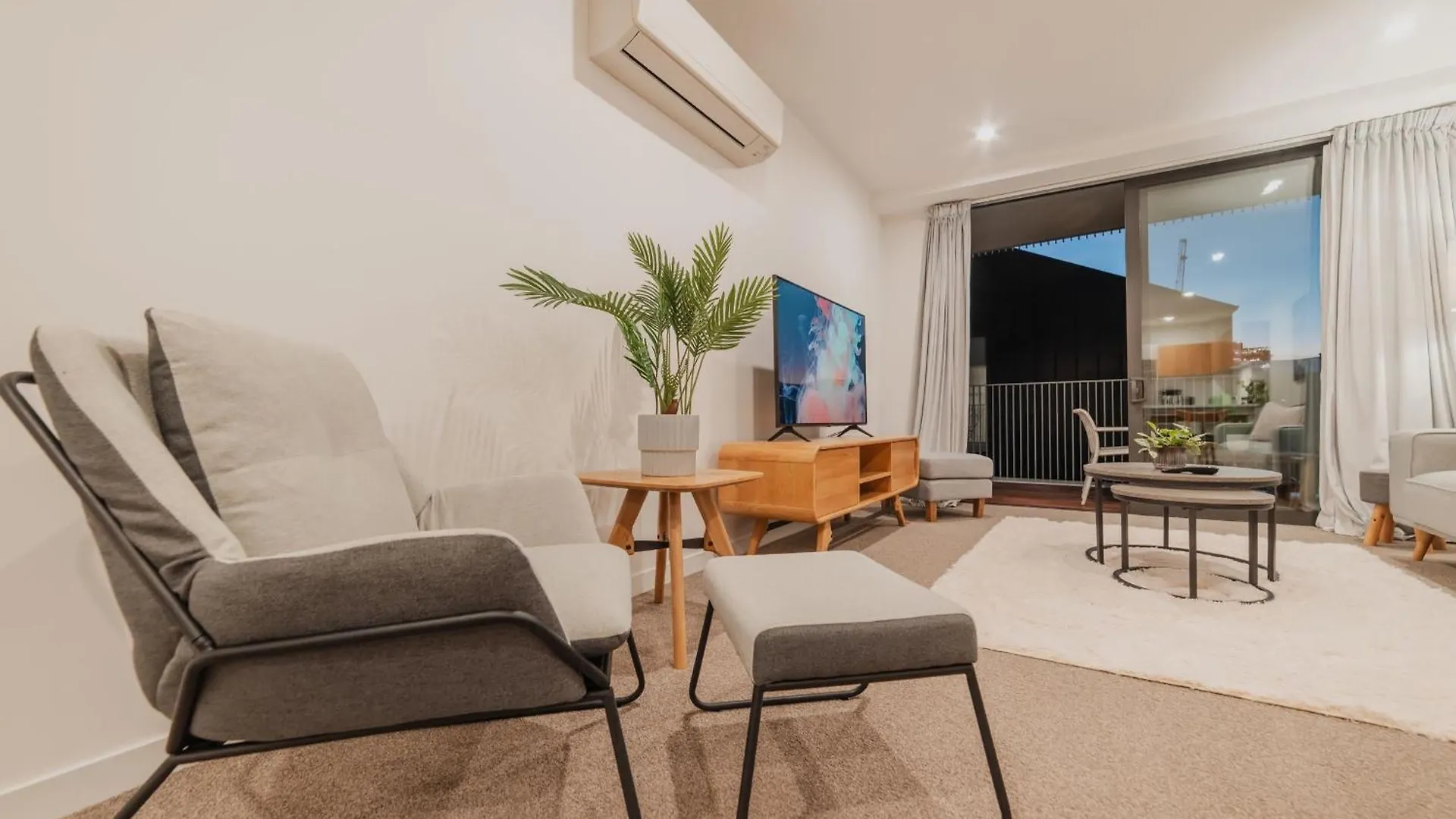 Convenient City Pad - 2Br Laundry Sleeps 5 Christchurch